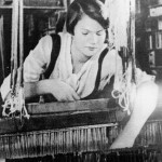 Ткачиха Е.В. Виноградова за работой, 1935 год