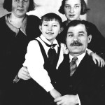 Директор фабрики им. Ногина Н.М. Панов с семьёй, 1935 год